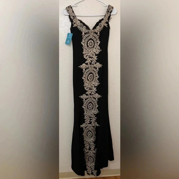 NWT Dancing Queen Beaded Formal Full Length Gown - Picture 2 of 13